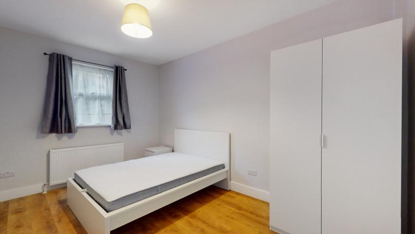 Recently Refurbished Apartment Sutherland Avenue, Maida Vale